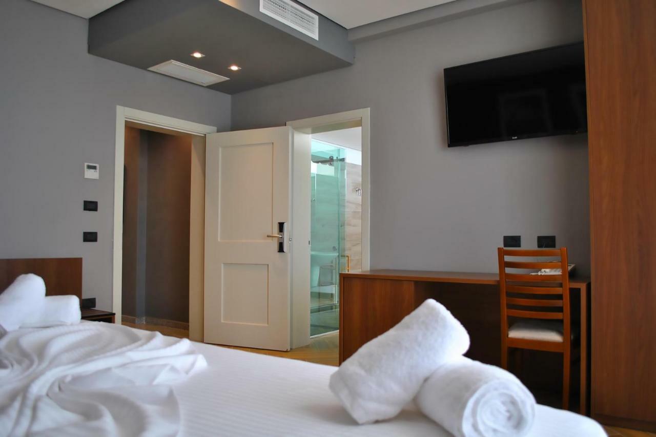 Twin Towers Hotel City & Beach Resort Shëngjin Zewnętrze zdjęcie