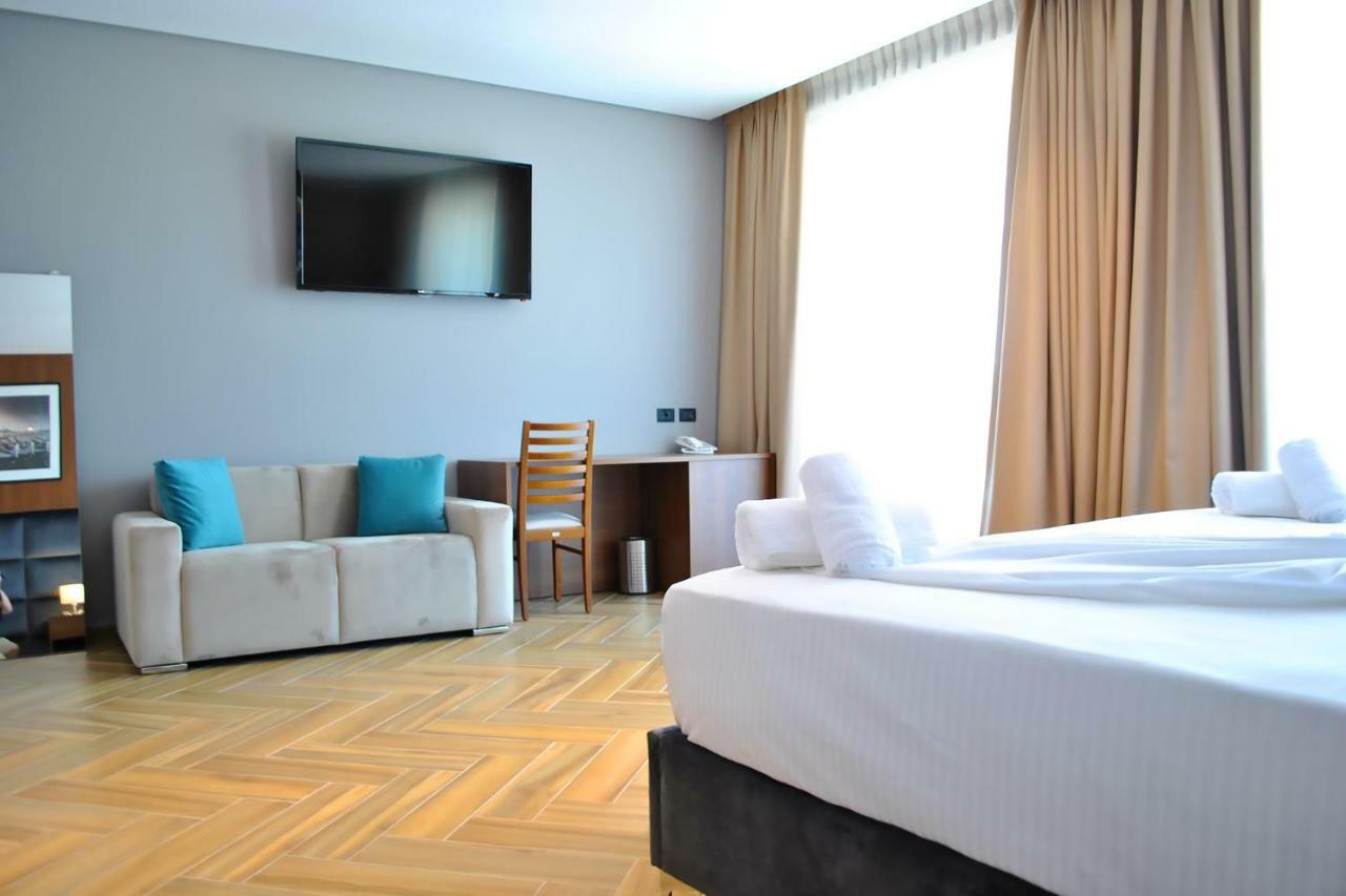 Twin Towers Hotel City & Beach Resort Shëngjin Zewnętrze zdjęcie